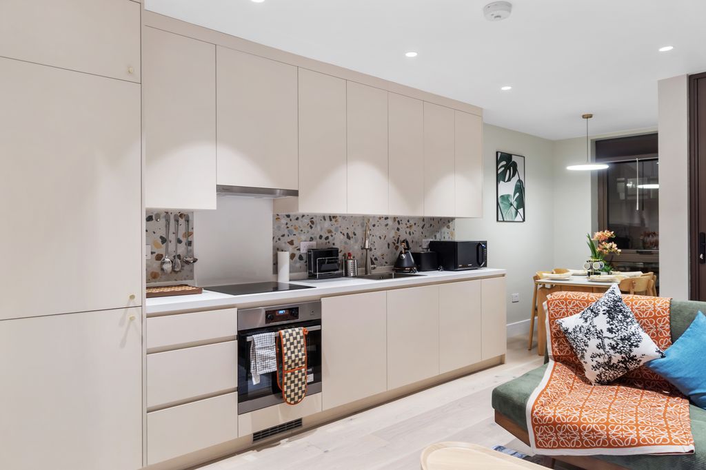2 bed flat to rent, Evelina Road, London SE15 photo 4