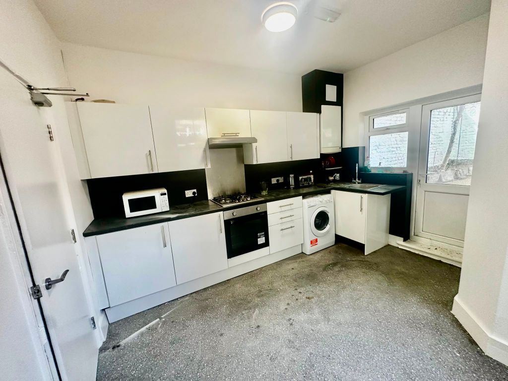 5 bed shared accommodation to rent, Marischal Road, London SE13 photo 14