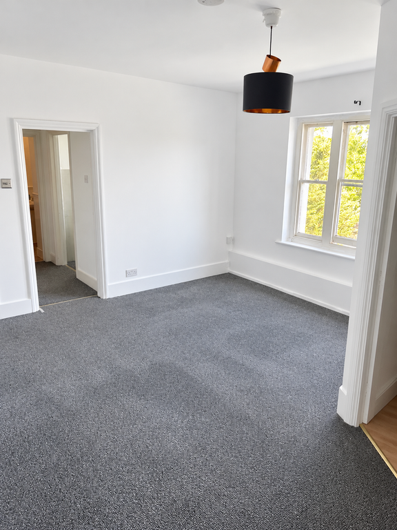 1 bed flat to rent, Kidbrooke Park Road SE3 photo 3