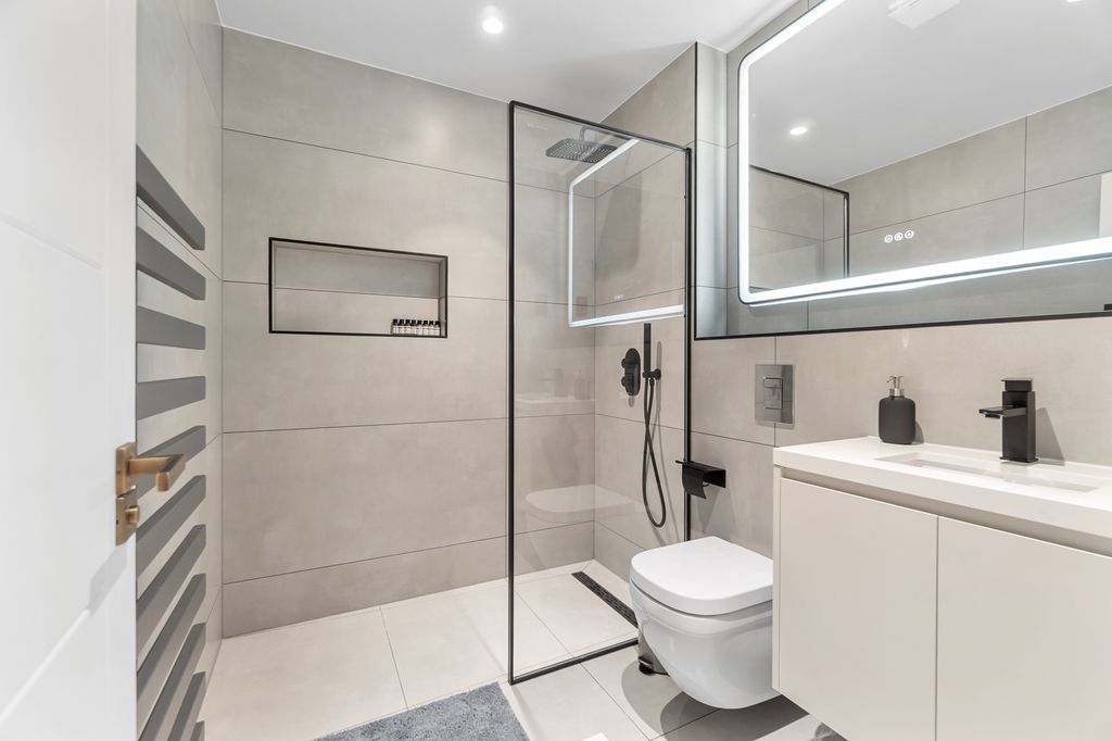 2 bed flat to rent, Evelina Road, London SE15 photo 15