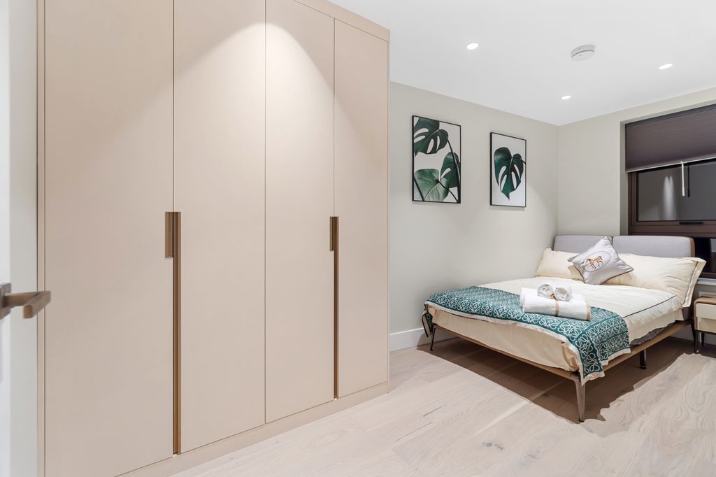 2 bed flat to rent, Evelina Road, London SE15 photo 12