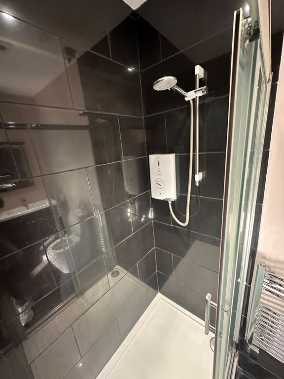 4 bed terraced house to rent, Watling Street, Stone DA2 photo 24