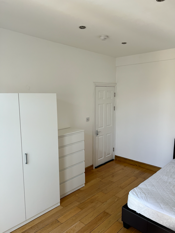 Room to rent, Chudleigh, London SE4 photo 2