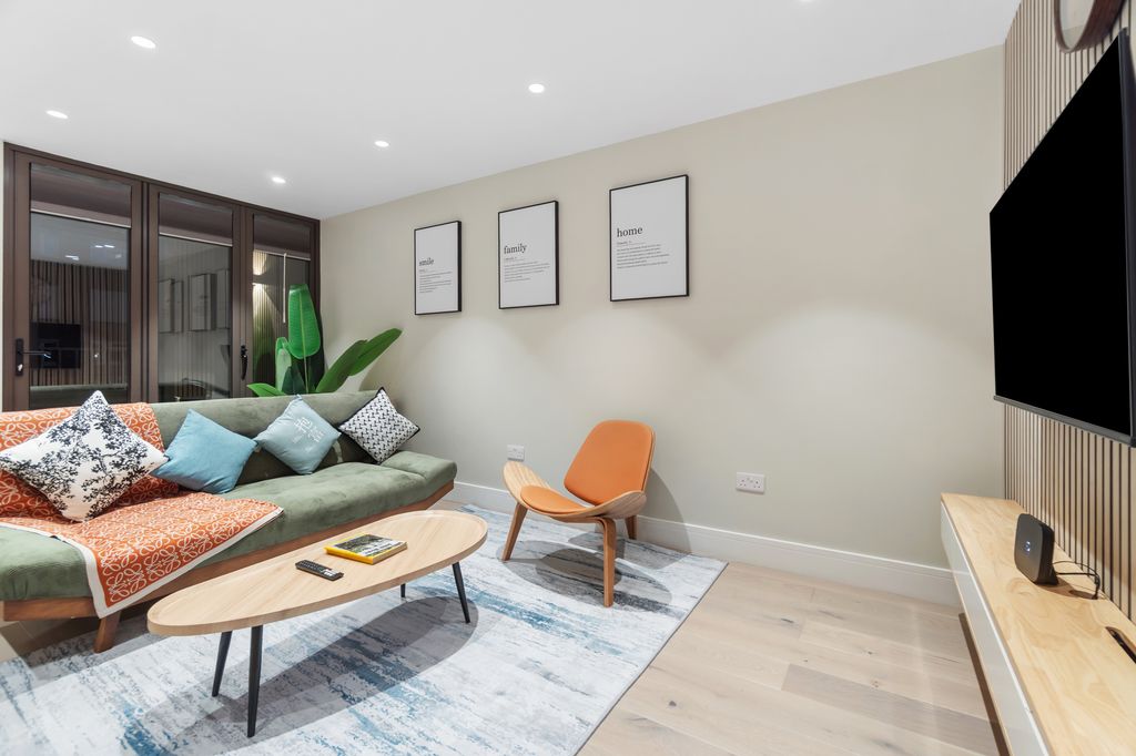 2 bed flat to rent, Evelina Road, London SE15 photo 9