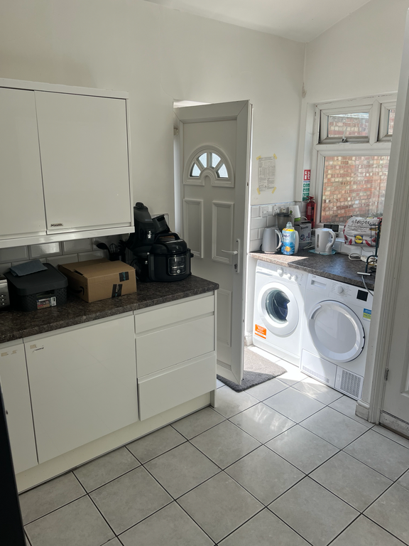 Room to rent, Chudleigh, London SE4 photo 6