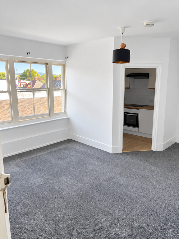 1 bed flat to rent, Kidbrooke Park Road SE3 photo 5