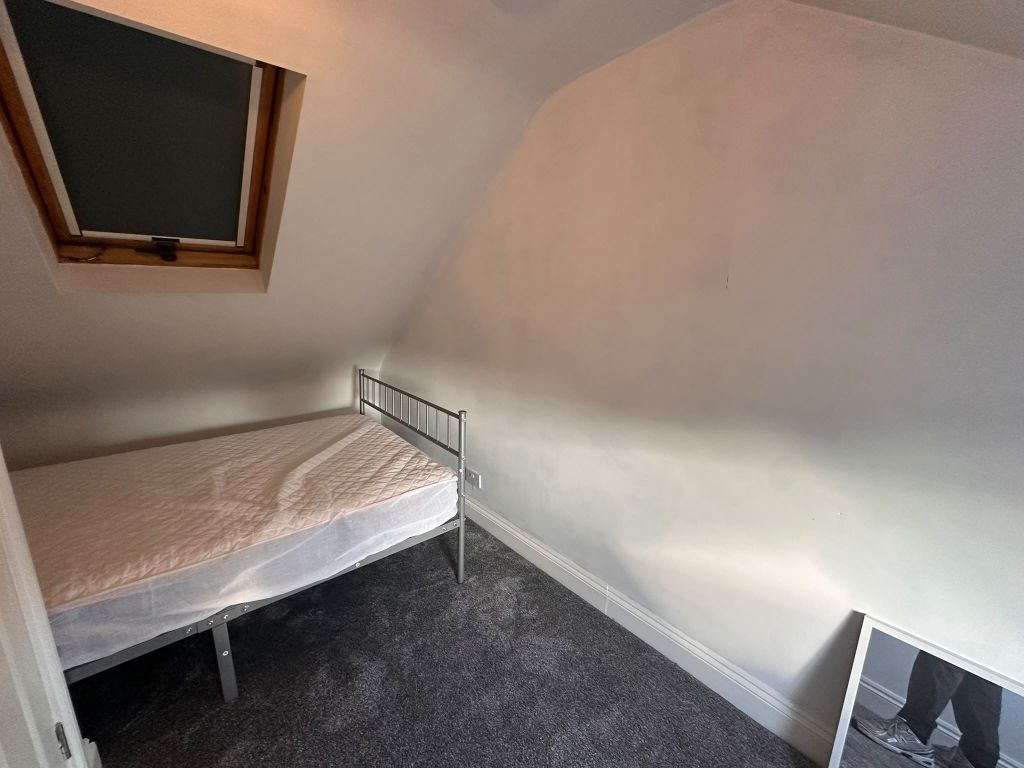 4 bed terraced house to rent, Watling Street, Stone DA2 photo 20