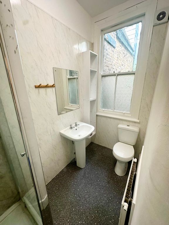 5 bed shared accommodation to rent, Marischal Road, London SE13 photo 11