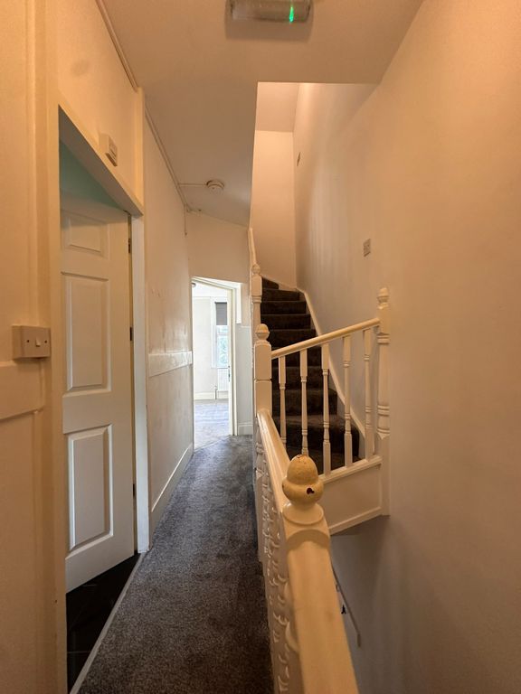 4 bed terraced house to rent, Watling Street, Stone DA2 photo 2