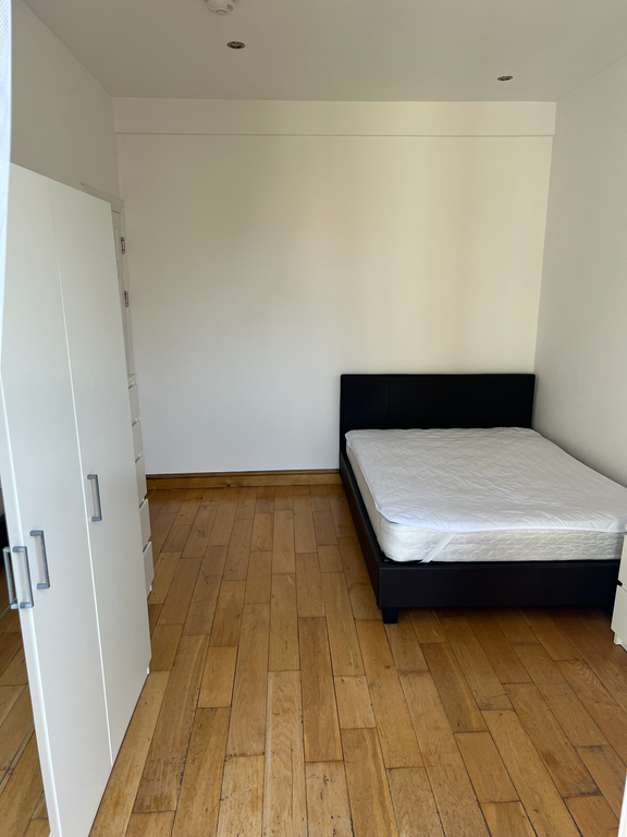 Room to rent, Chudleigh, London SE4 photo 3
